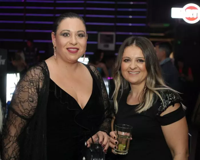 Oana Roman şi Luana Dăneţ (Viva!)