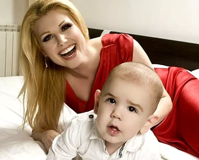 Cristina-Rus-și-copilul-ei