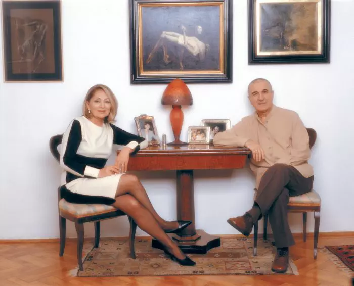 Gheorghe Dinică și Gabriela Dinică, într-o ședință foto VIVA!, în 2002