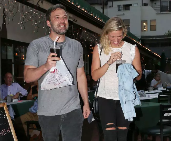 Ben Affleck și Lindsay Shookus, la o cină romantică.