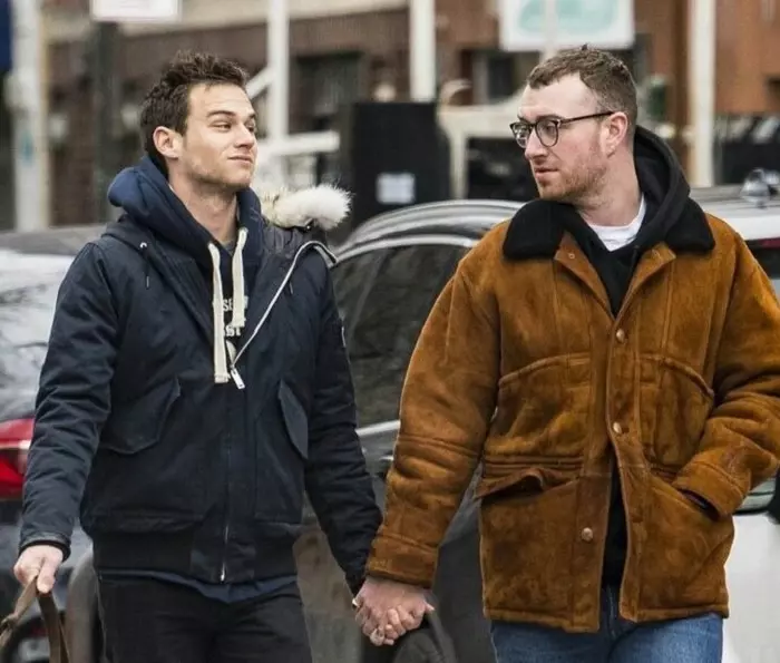 Sarut pasional între Sam Smith si iubitul său