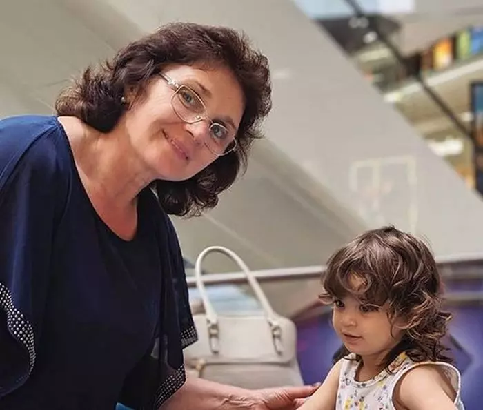 Mama lui Alice Cavaleru și soacra lui Vladimir Drăghia, alături de fiica lor, Zora