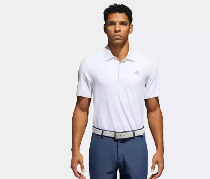 Tricoul Adidas, asemănător cu cel purtat de Klaus Iohannis