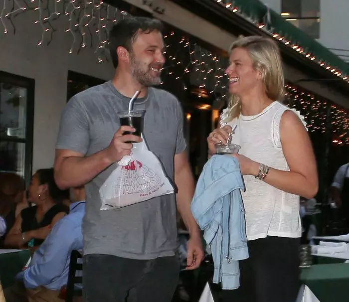 Dragostea plutește în aer...