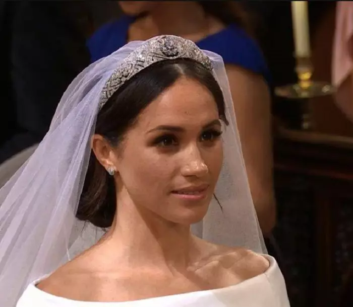 Meghan Markle nu-și ascunde pistruii!