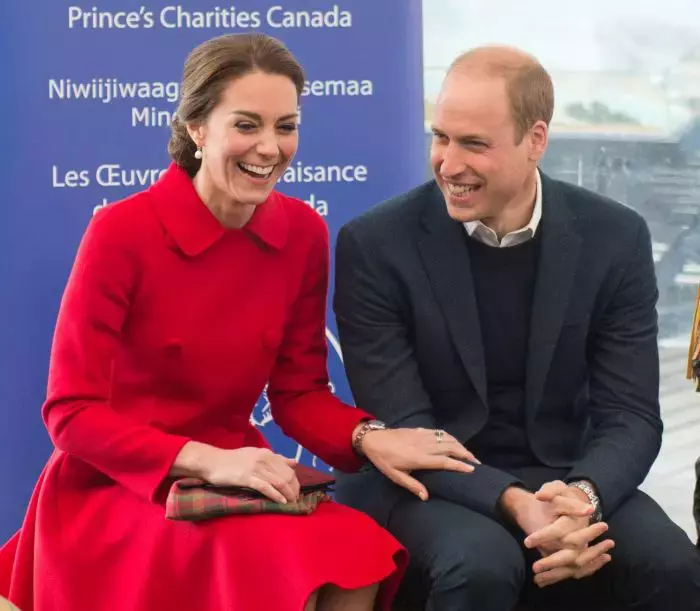 de-e-nu-poarta-kate-middleton-portocaliu-11-copy