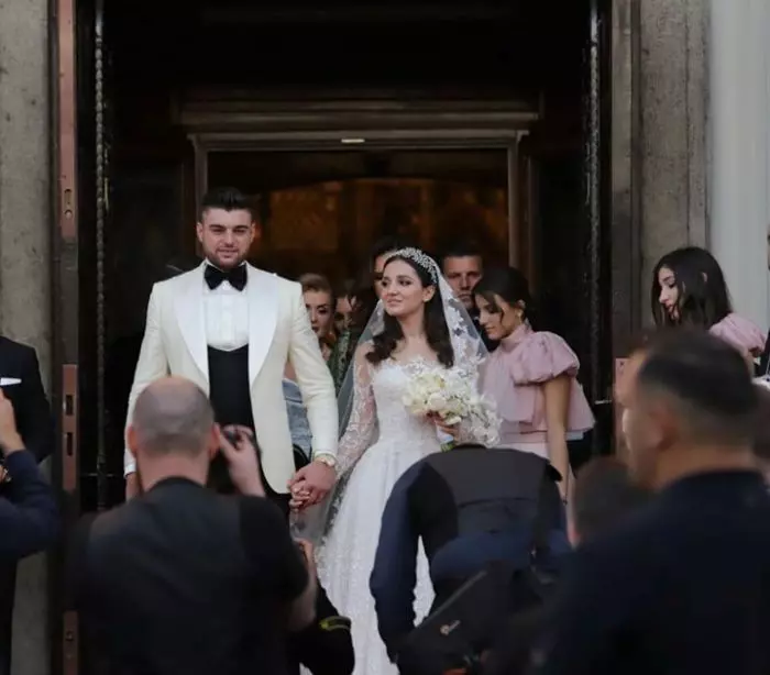 Teodora Becali a purtat două rochii de mireasă la nunta sa cu Mihai