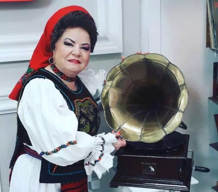 saveta bogdan si-a facut testamentukl