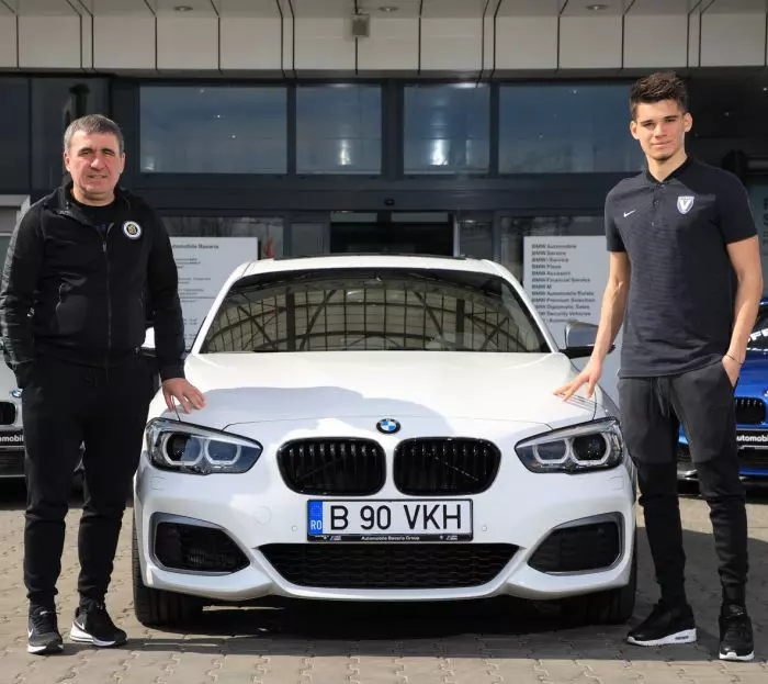 Ianis, alături de tatăl său, George Hagi