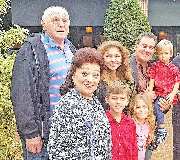 mircea-cimpeanu-maria-ciobanu-familie (3)