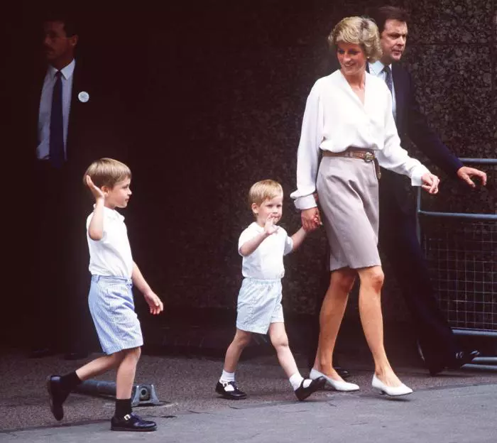 Printi William si Harry alaturi de mama lor, Printesa Diana