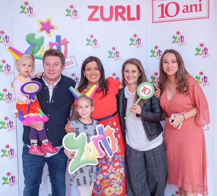 Pavel Bartos alaturi de familie si Mirela Retegan