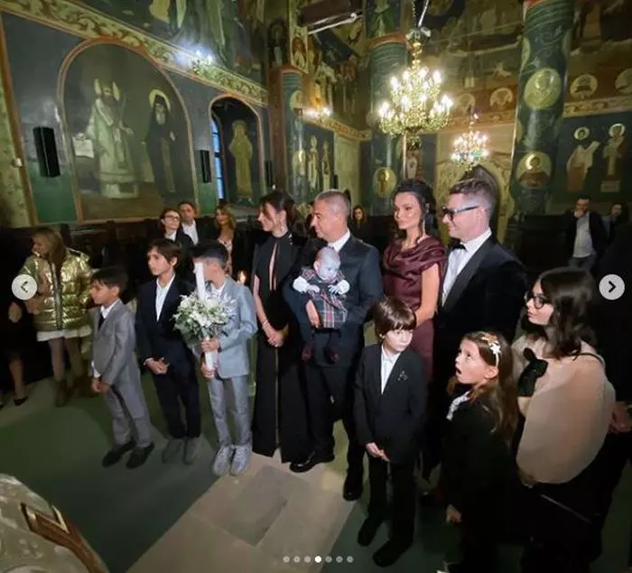 Imagini de la botezul micuței Leah 6