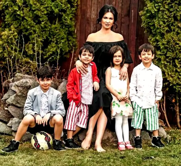 1Nicoleta-Luciu-Viva