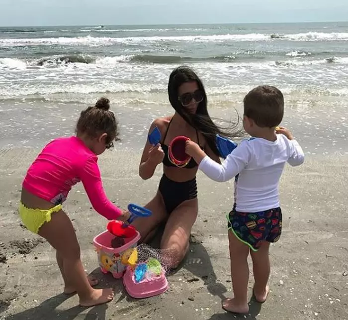 Elena-Basescu-si-cei-doi-copii