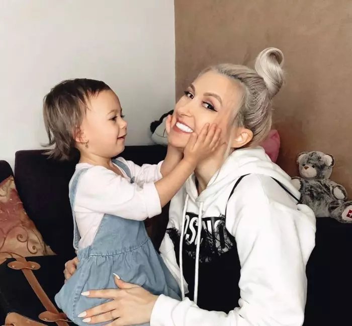 Andreea Bălan și Ella Maya