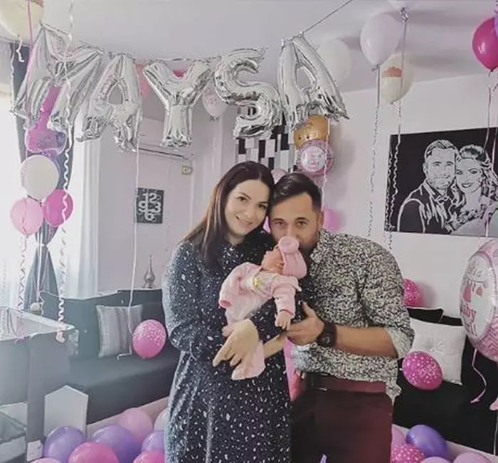 Deea Maxer și fetița ei