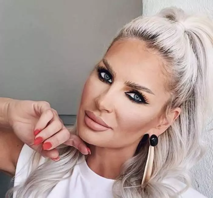 Andreea Banica Blondy