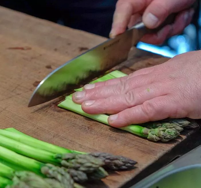 Sparanghel in meniul nuntii regale