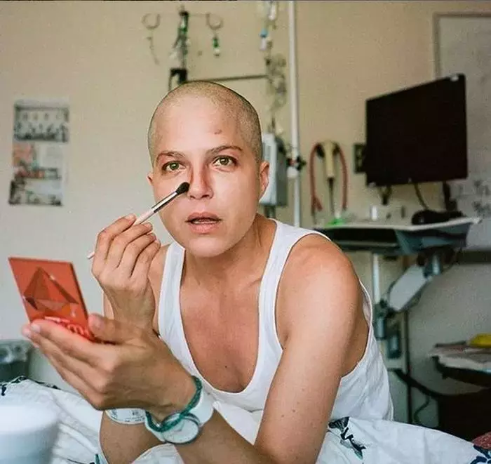 4selma-blair-scleroza