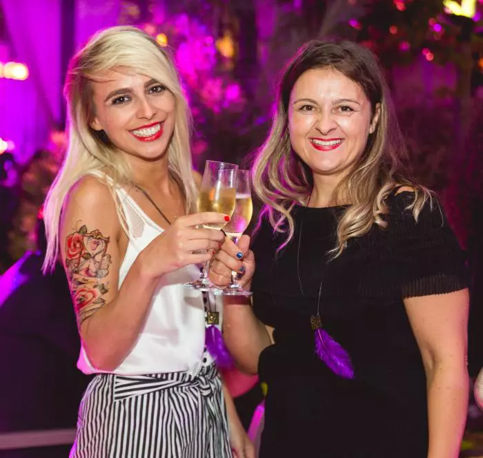 Luana Danet si Oana Popoiag (Viva!)