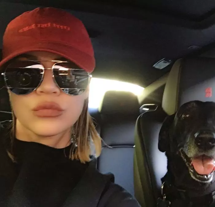 Khloe Kardashian și cățelușa ei