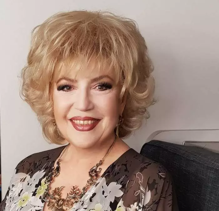 Corina Chiriac artista cantareata