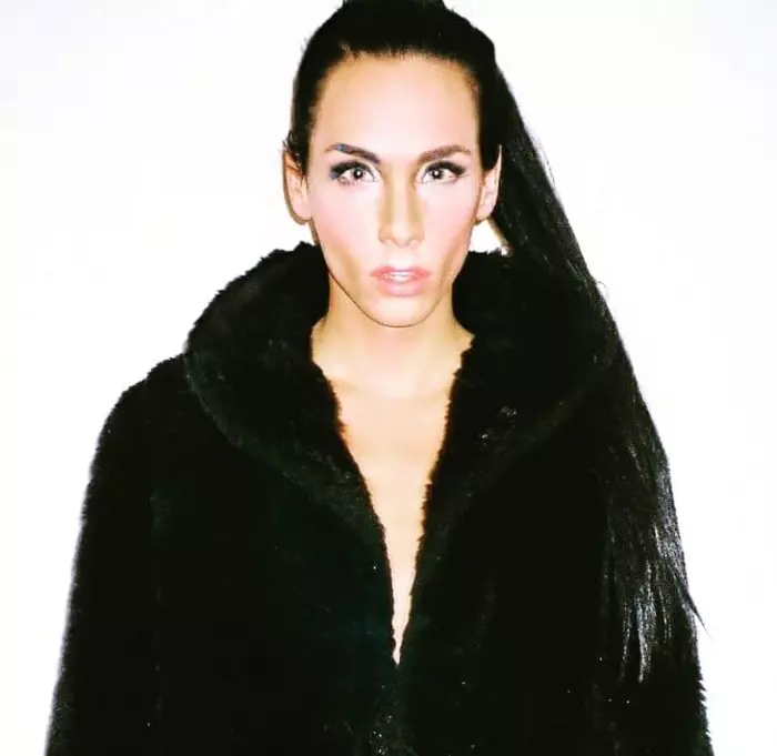 Petr Nitka, primul model transgender care prezintă moda în România