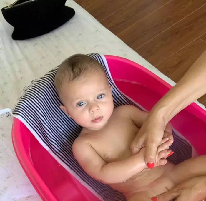 Eva Maria, fetița Elenei Udrea