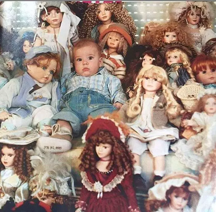 Albert Iovan și colecția de păpuși a mamei ei