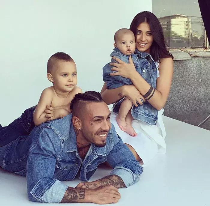 Antonia, Alex, Dominic și Akim