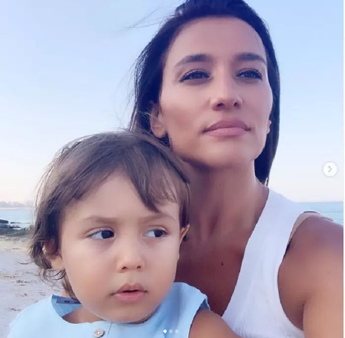 Claudia-Patrascanu-si-copiii-la-mare-3