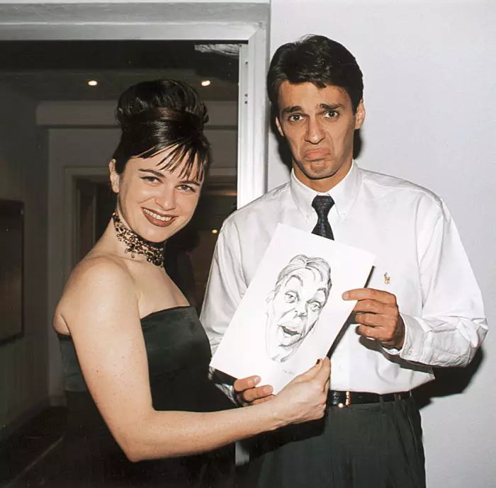 Kate Roberts și Mircea Badea, uimit de caricatura sa