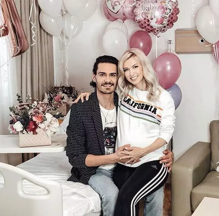 Andreea și George înainte de operația de cezariană care i-a pus artistei viața în pericol