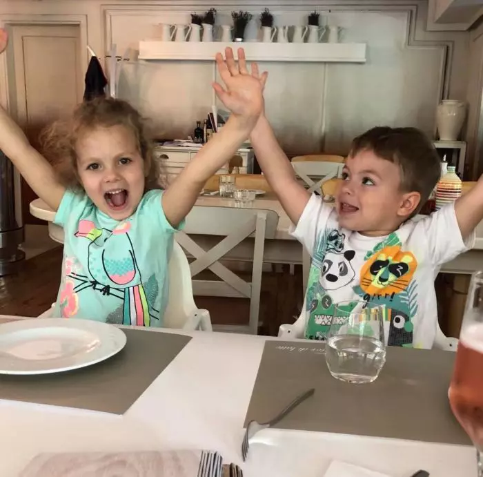 Mirela Vaida si cei trei copii