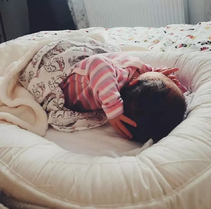 Feli Donose si fetita ei