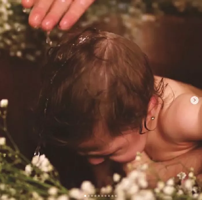 Feli Donose și-a botezat fetița în mare secret. Imagini inedite cu micuța Nora Luna