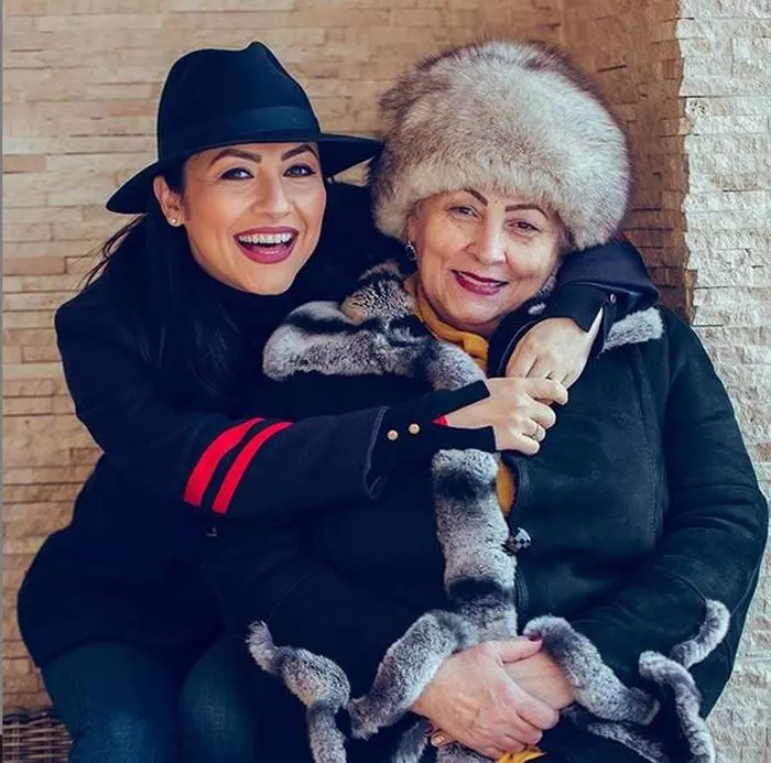 Andra și mama sa