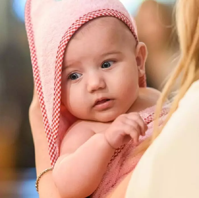 Elena Băsescu a participat la serbarea copiilor