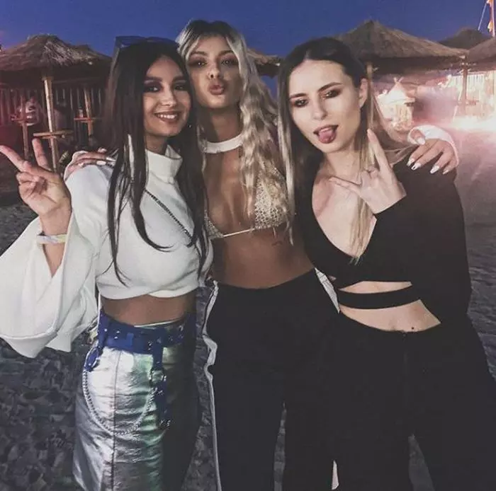 Maria Zvinca, Irina Deaconescu, Skivo