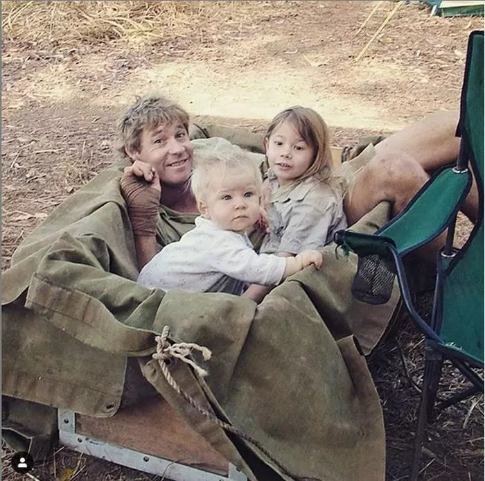 Steve Irwin, alături de cei doi copii ai lui, Robert și Bindi