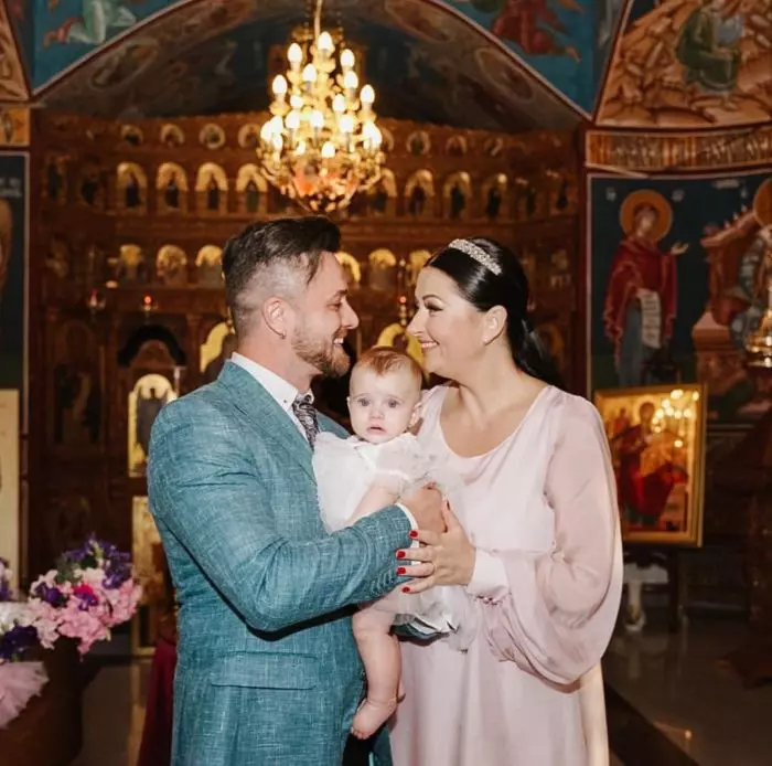 Imagini de la botezul lui Iris, fetiţa Gabrielei Cristea
