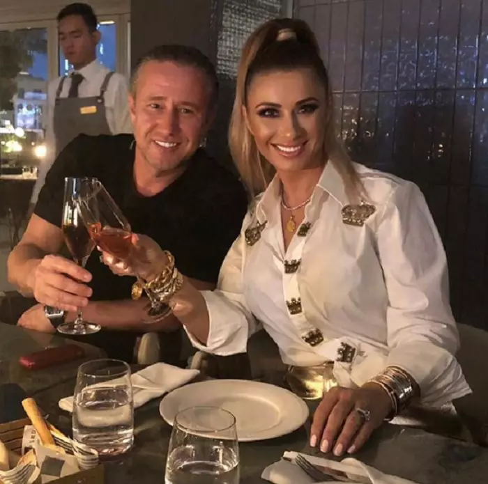 Anamaria Prodan si Laurentiu Reghecampf sunt impreuna in Emirate