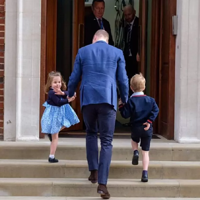 Printesa Charlotte şi Prinţul George şi-au vizitat în spital micul frate