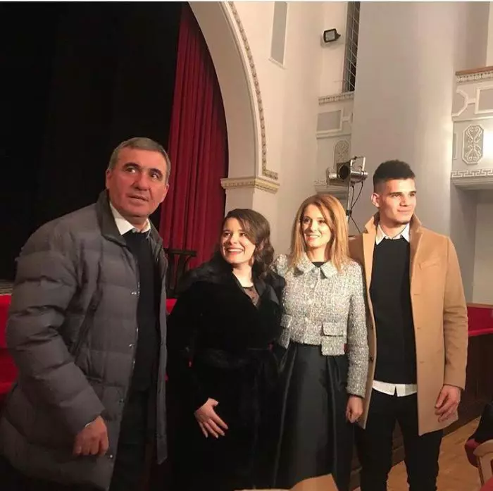 Kira Hagi, alături de familia sa celebră
