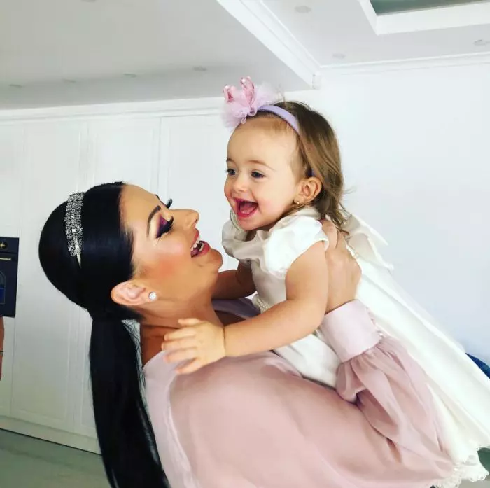 Imagini de la botezul lui Iris, fetiţa Gabrielei Cristea