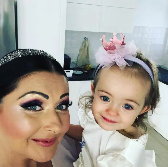 Imagini de la botezul lui Iris, fetiţa Gabrielei Cristea