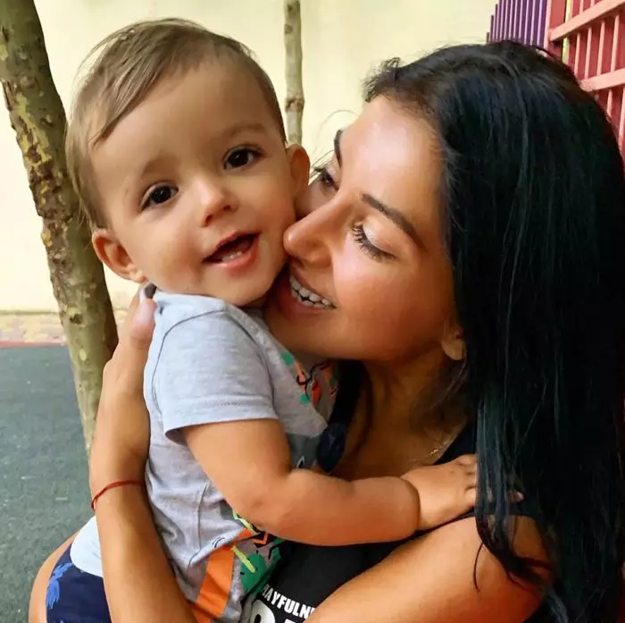 Elena-Ionescu-și-băiețelul-ei