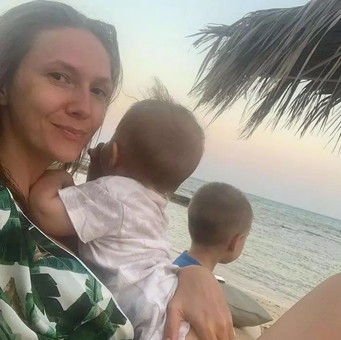 Adela Popescu și băieții ei, Alexandru și Andrei