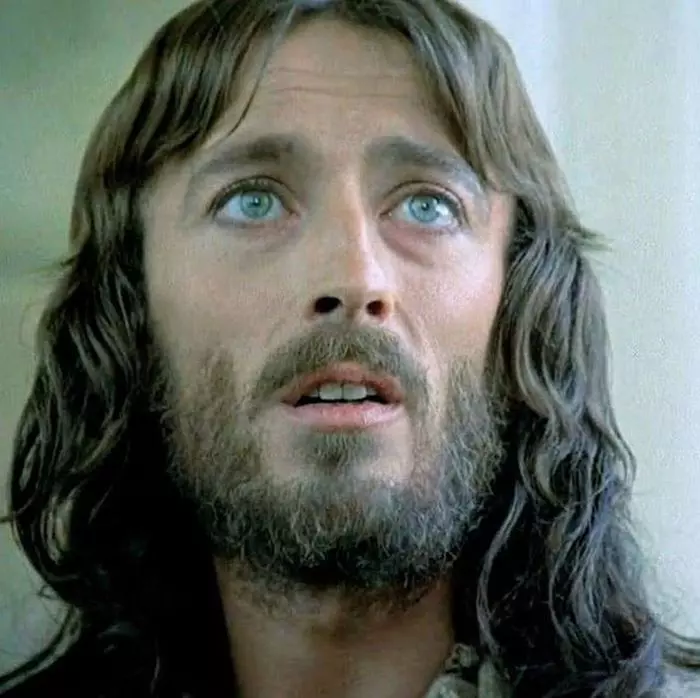 Robert Powell este pe un loc fruntaș în topul actorilor care l-au interpretat pe Iisus Christos, fiind și cel mai cunoscut pe plan internațional.